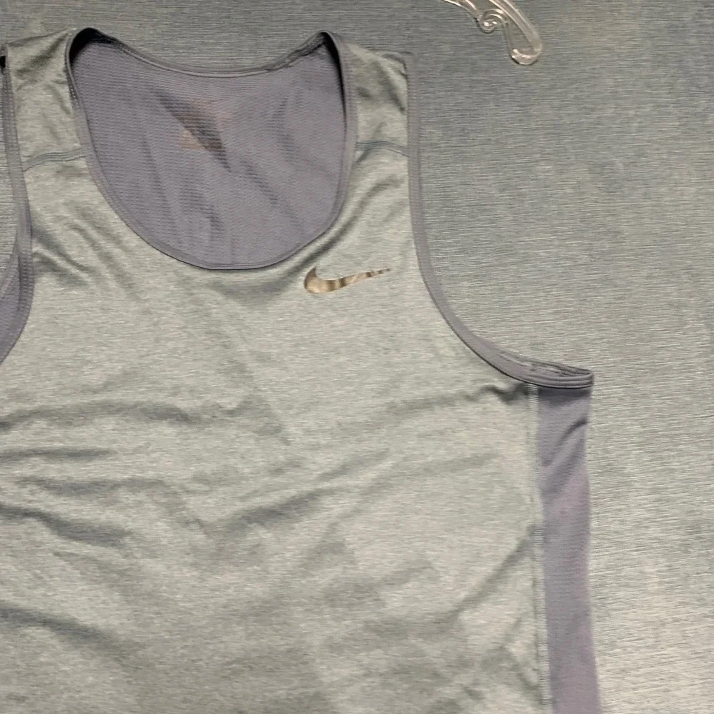 Nike Dri Fit Running Tank Mens Medium Gray Swoosh Logo Sleeveless Performance